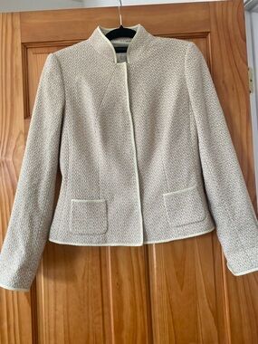 Tahari Beige Tweed Jacket Cropped Collarless Blazer Textured Size 10